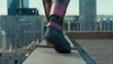 Deadpool tự kết liễu đời mình và nhảy từ một tòa nhà cao xuống sau khi uống rượu vệ sinh, ai ngờ anh
