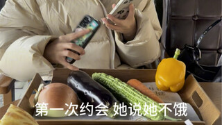 女生不是最爱吃甜品吗，她怎么一口不吃