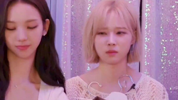 Lúng túng hết chỗ nói — Đông: Tớ vừa thấy thứ gì đó không ổn Ծ‸Ծ