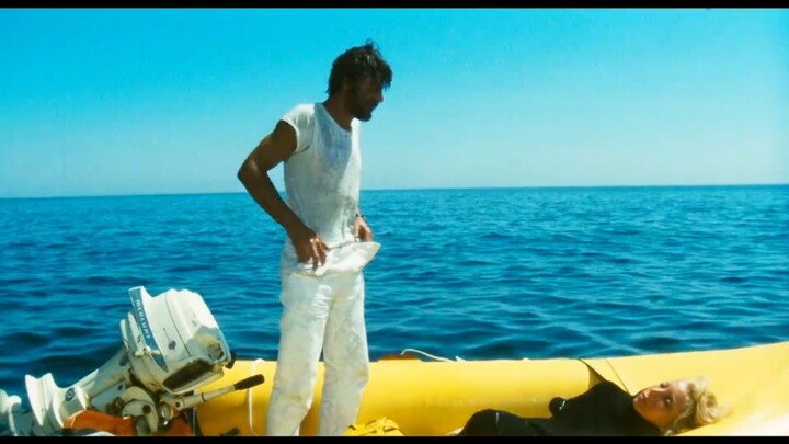 Pasangan pria-wanita sial terjebak di tengah laut, film horor mendebarkan