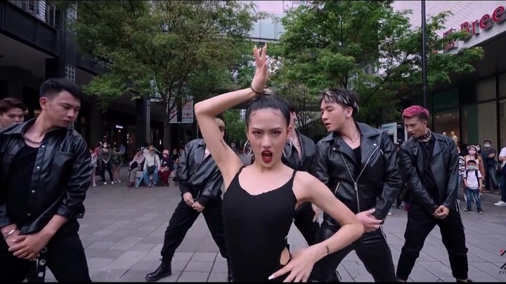 YouTube - [I'm Not Cool] HyunA - Dance cover by ZOOMIN from Taiwan - Awesome cover!