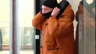 ماذا سيحدث إذا لم يرتدي الأجانب الكمامات في الشوارع؟ ناشطون أجانب: الحرية تأتي مع مسؤولياتها.