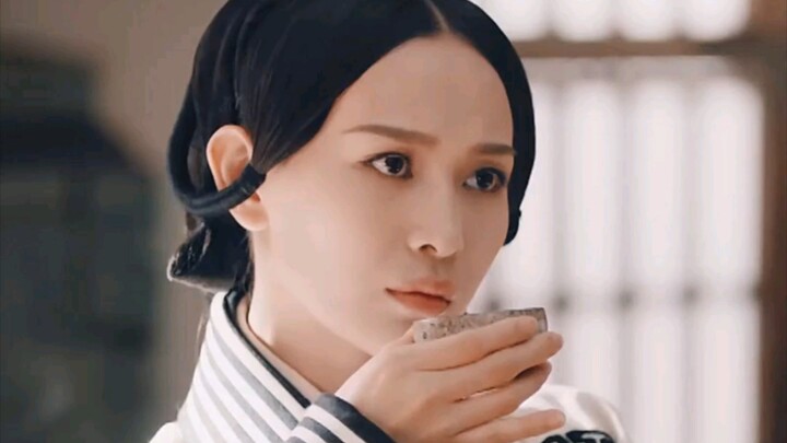นางงูพิษสุดเย้ายวน ไต่เต้าขึ้นสู่อำนาจสำเร็จ