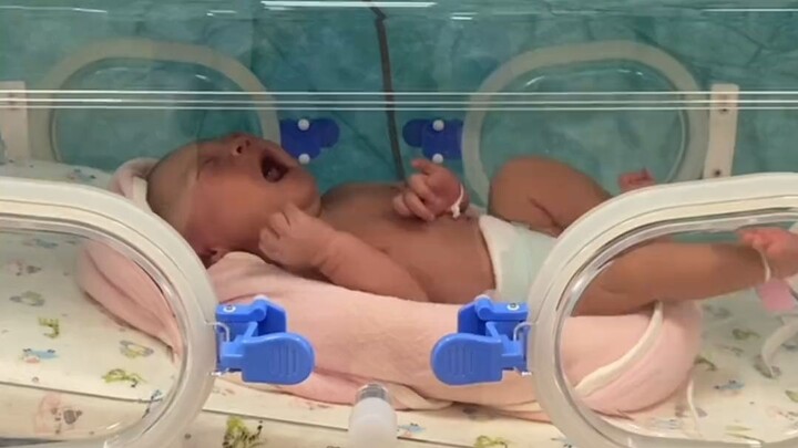 A NICU nurse deliberately picked a high-needs baby who had trouble falling asleep, but she just coul