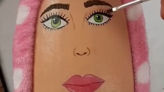 แต่งหน้าบนวัตถุต่างๆ: หิน ลูกโป่ง แอปเปิล มันฝรั่ง...