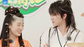 "Lỗi!! Tại sao anh ấy đột nhiên mím môi khi đang nói chuyện?!" [Xu Minghao x Shen Yue]