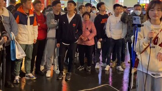 Chủ đề "Sự tái xuất hiện kỳ diệu" của Ultraman Tiga được hát trên đường phố Trường Sa, khiến khán gi