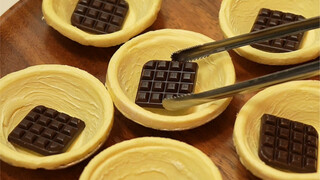 วิธีการกินเปลือกทาร์ตไข่แบบต่างๆ