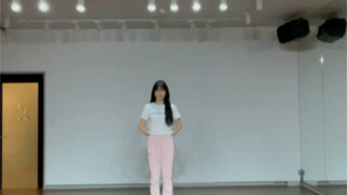 غطاء دامب دامب لقائدة فرقة Stayc بيه سو مين