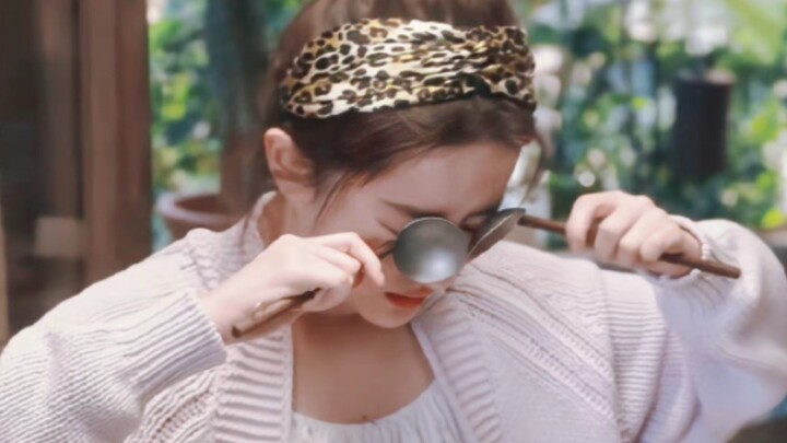 Holy shit! This lady’s in amazing shape—no wonder they call her a celestial beauty!