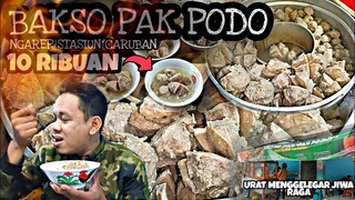 NAH INI !!! URATNYA MENGGELEGAR JIWA RAGA // bakso pak Podo depan stasiun caruban - kuliner caruban