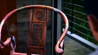 富豪死死盯着花了两千万买黄花梨木椅瞬间发现了不对劲