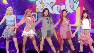 原po：作为Red Velvet粉丝的我也是第一次见...《Russian Roulette》活动服装中完全没有印象的一套衣服...谁把我的记忆挖走了...