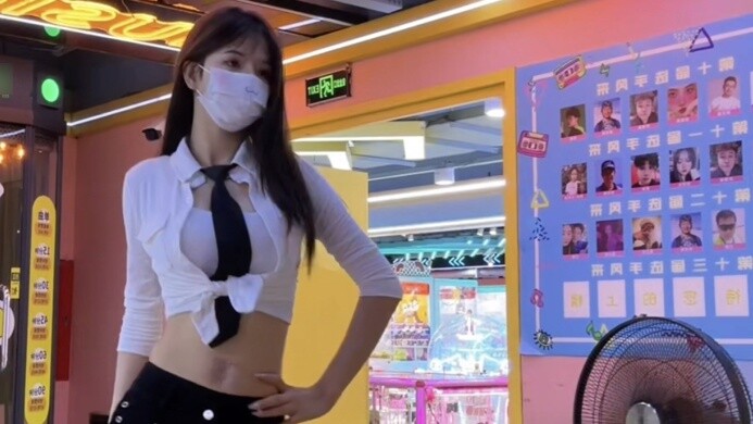 Perasaan diutamakan, celana pendek gadis seksi berdasi hitam, gaya memancing Yujie SELAMANYA~
