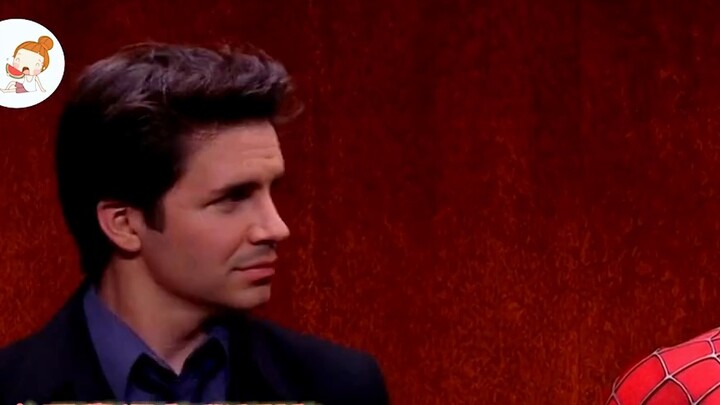 Funny: I met Spider-Man in the elevator and had an awkward conversation with him! Why didn’t you fly