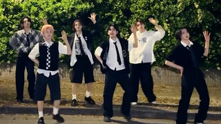 Oh my gosh! This is the first time I've seen a boy group version of La La Land!! So romantic—dancing