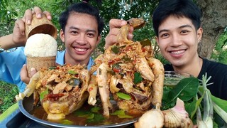 ไก่นึ่งสมุนไพร ไก่ตัวใหญ่ๆนึ่งแบบนุ่มๆ หอมๆสมุนไพรมากินข้าวด้วยกันครับ.