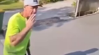 女主人拒绝给这些工人付钱