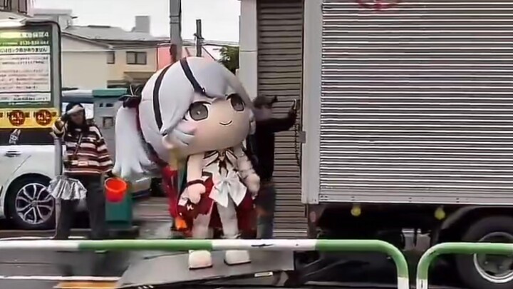 صوص الشوتشون الذي ينتظر الصعود إلى الشاحنة