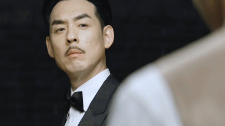 Charlie, maafkan aku menjadikanmu suami yang tak berdaya.