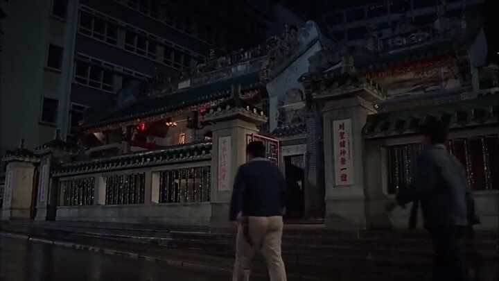 Lin Zhengying's mere appearance can scare away ghosts. His ten-second cameo is the funniest part of 
