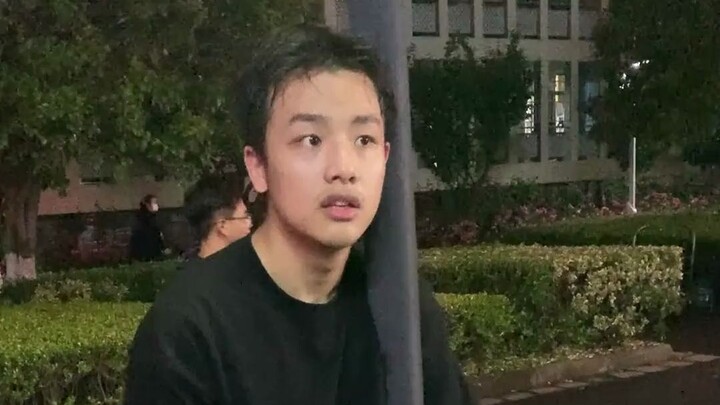 وسيم؟ اشتريته بعقلي!