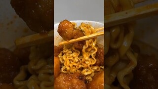 eating spicy and sweet chicken with buldak carbonara #asmr #koreanfood