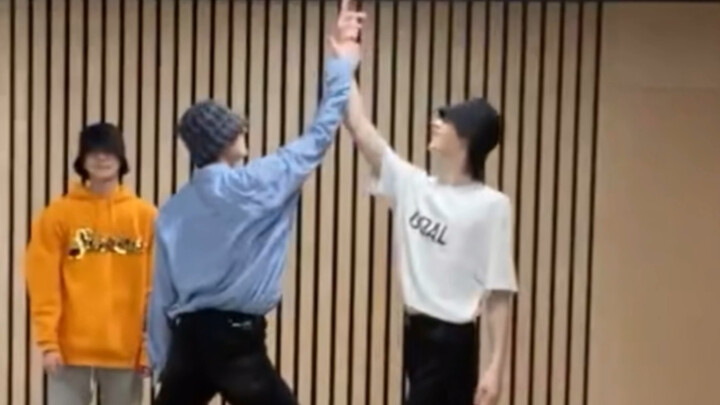 คู่จิ้นฮวาฉี｜ทุกคนที่ชื่นชอบฮวาฉีต่างมาขอบคุณเจินหยวนที่ทำให้เราได้เห็นตอนจบของ Fake Love อีกครั้ง (