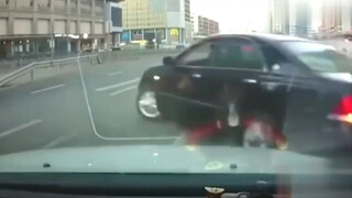 คนขับรถหัวร้อนแบบนี้มันสมควรโดนจัดการแล้วล่ะ