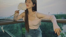 Every pair of jeans Zhao Lusi wears is super eye-catching, and the various flared jeans really make 
