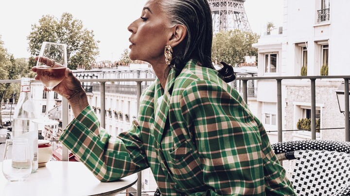 Chụp một bộ ảnh thời trang đẳng cấp cho bà từng là người mẫu