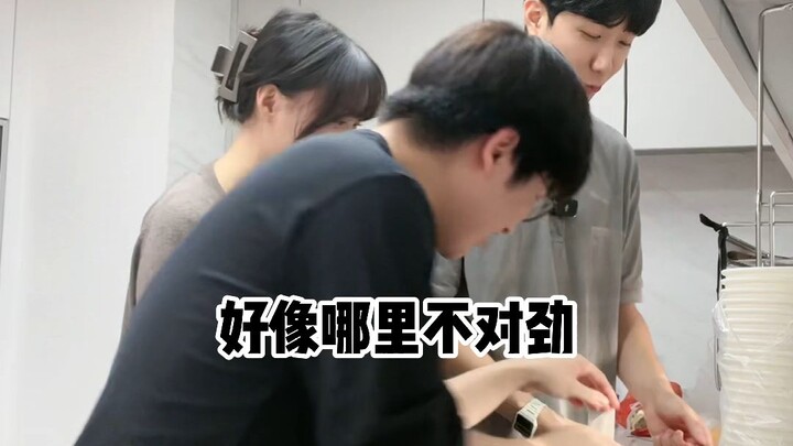 Caught a Couple on the Street in Korea, Brought Them Home for Dinner / Debating Whether Kimchi Cause