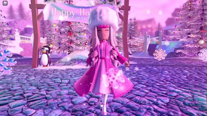 Callmehaley Starting over in Royale high ep 1