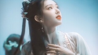 After ten years, she seems to have discovered that she is becoming more and more beautiful in Chines