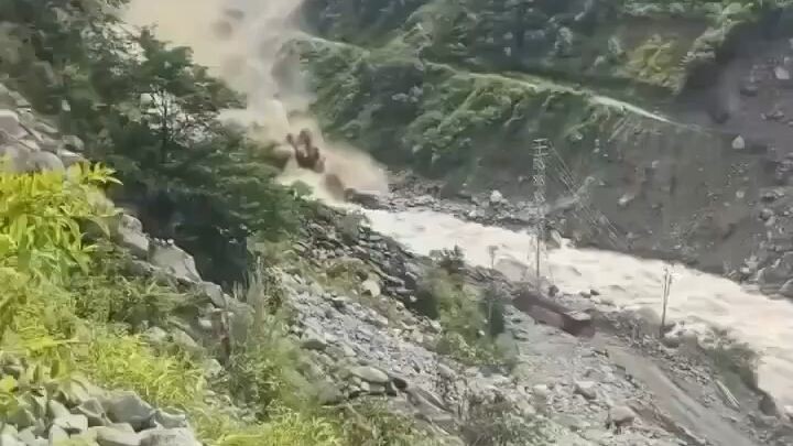 Flood In Nepal | Flood in trishuli river | stay safe | latest flood news