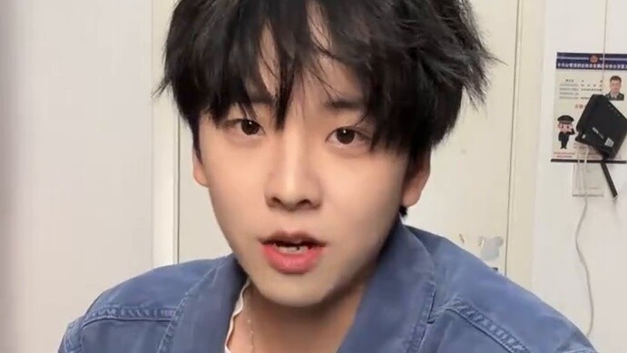 ไม่มีใครรู้หรอกว่าฉันถ่มน้ำลายสองครั้ง