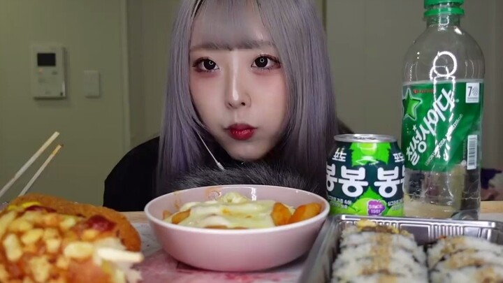 [Japanese Beautiful Girl] Eating Like There's No Tomorrow, in Korean Style!