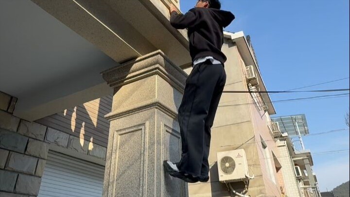 After watching Alex, all the relatives think they could make it upstairs this Lunar New Year!