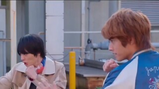 "Kamen Rider build" battle rabbit turns into a little doctor famous scene