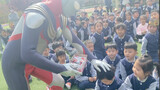 Tiga once again landed in the kindergarten to meet the children's one-year appointment