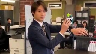 [Yuto Isomura] Pangeran Cilik berubah menjadi Kamen Rider Necrom di lokasi syuting!