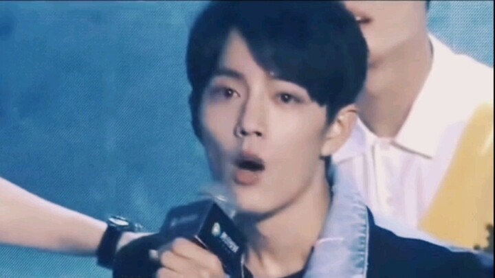 [Xiao Zhan] I wonder if there are still people watching this dance in 2022~