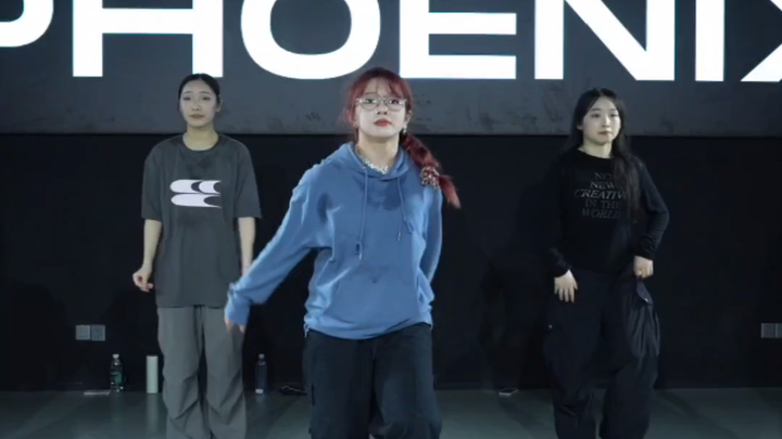 لم أُحدِّث فيديو رقصي منذ ٥٠٠ عام. تصميم رقصات كامين