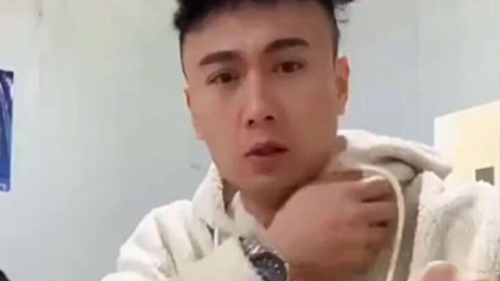 Hu spicy soup electric man was interrupted by the waiter while casting a spell