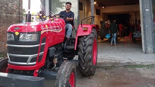 মাহিন্দ্র ট্রাক্স দেখুন কাদর ভিতরে ডুবে গেছে এখন এটাকে তুলবো কিভাবে সেটা আপনাদেরকে দেখানো হবে