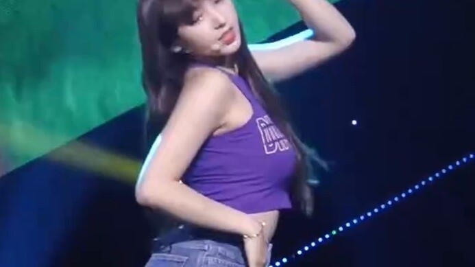 Cheng Xiao's "Loving U" dance live shot [2016]