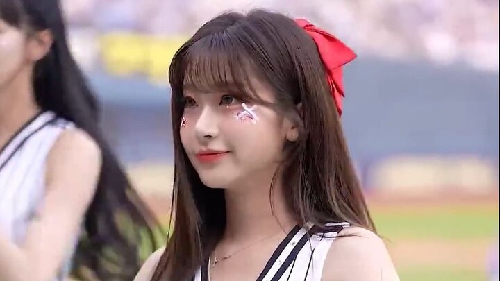 【لي جوين】ربطة فيونكة حمراء