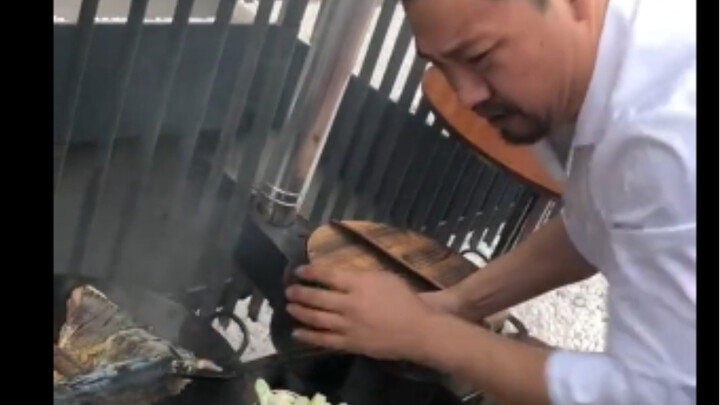 Tell Lao Mo that Xu Jiang wants to eat fish today.