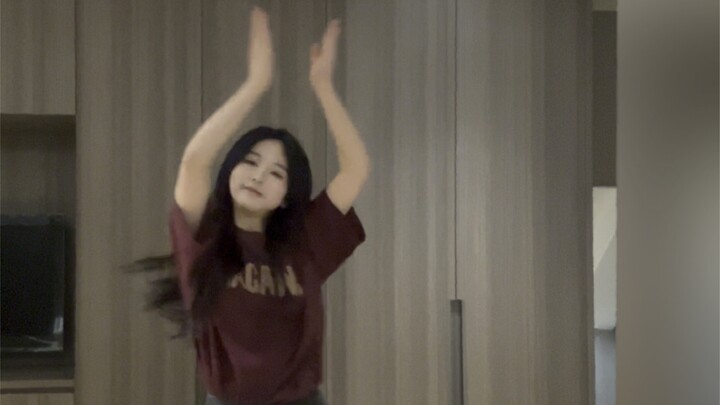 Tarian "Zhou Tongyue" mengcover lagu bel sekolah