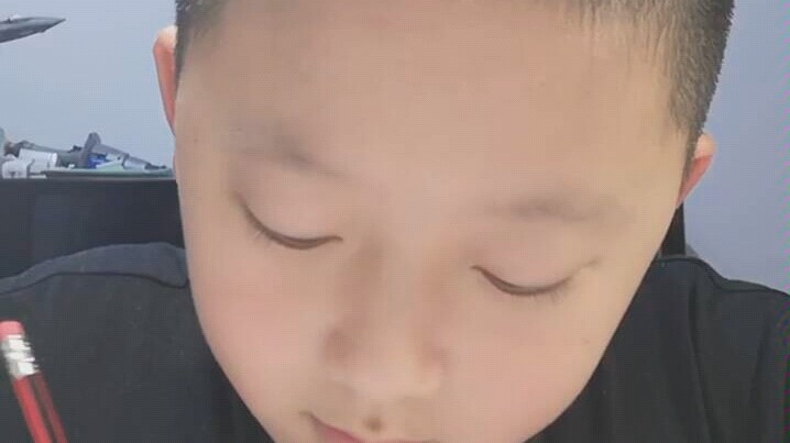 เด็กน้อยเทียนเทียน “กินลมกินแล้ง”